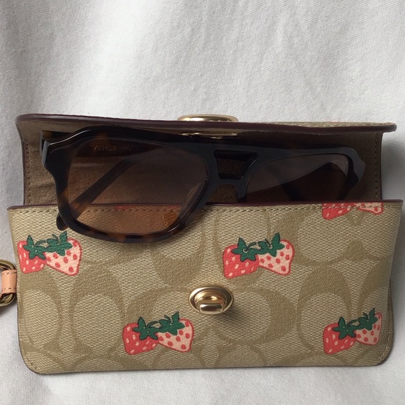 Coach Strawberry Sunglass Case Signature Canvas Khaki Turnlock - Picture 3 of 8